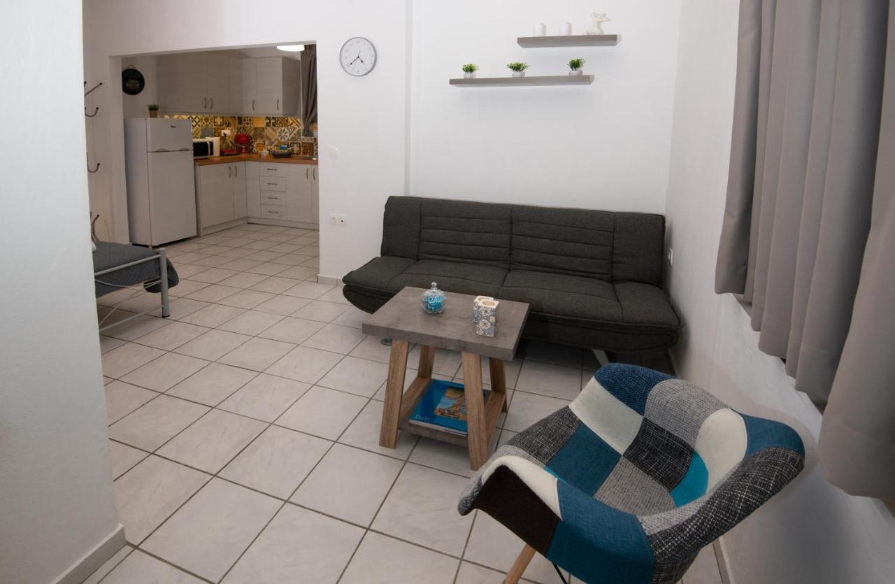 Salty Alley Seaside Apartment 罗希姆诺 外观 照片
