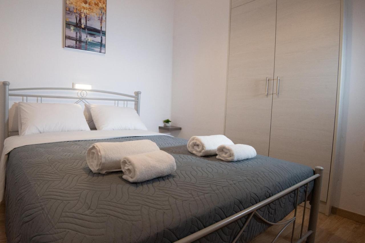 Salty Alley Seaside Apartment 罗希姆诺 外观 照片